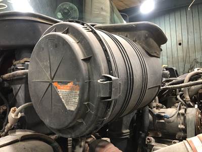 International 4400 Air Cleaner / Air Filter Housing