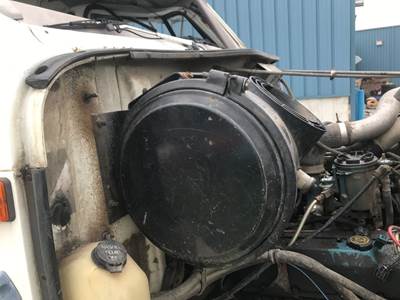 International 4700 Air Cleaner / Air Filter Housing