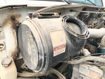 International 4700 Air Cleaner / Air Filter Housing