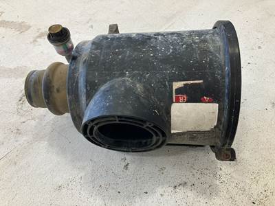 International 4700 Air Cleaner / Air Filter Housing