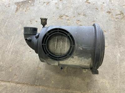 International 4700 Air Cleaner / Air Filter Housing