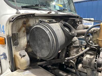 International 4700 Air Cleaner / Air Filter Housing