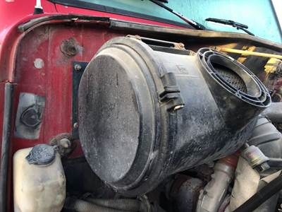 International 4900 Air Cleaner / Air Filter Housing