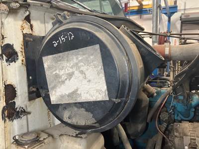 International 4900 Air Cleaner / Air Filter Housing