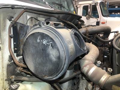 International 8100 Air Cleaner / Air Filter Housing