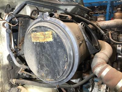 International 8100 Air Cleaner / Air Filter Housing