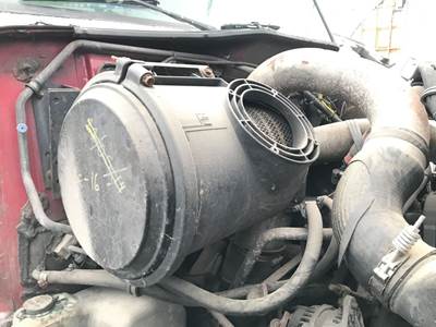 International 8100 Air Cleaner / Air Filter Housing