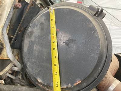 International 8100 Air Cleaner / Air Filter Housing