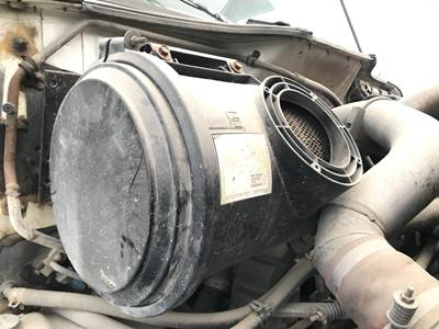 International 8100 Air Cleaner / Air Filter Housing