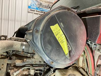 International 8200 Air Cleaner / Air Filter Housing