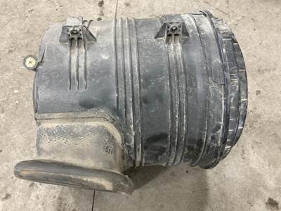 International 8600 Air Cleaner / Air Filter Housing