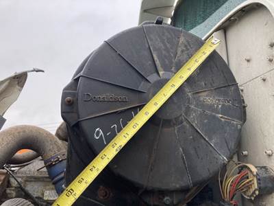 International 9200 Air Cleaner / Air Filter Housing