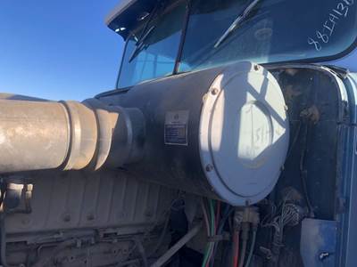 International 9300 Air Cleaner / Air Filter Housing