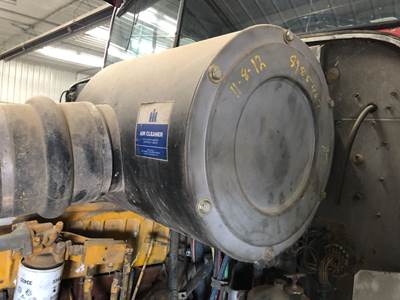 International 9300 Air Cleaner / Air Filter Housing