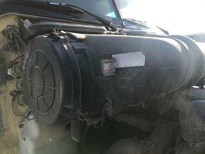 International 9400 Air Cleaner / Air Filter Housing