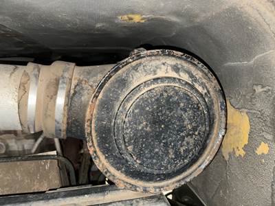 International 9700 Air Cleaner / Air Filter Housing