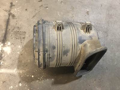 International DuraStar 4300 Air Cleaner / Air Filter Housing for a International Durastar (4300)