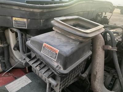 International DuraStar 4300 Air Cleaner / Air Filter Housing for a International Durastar (4300)