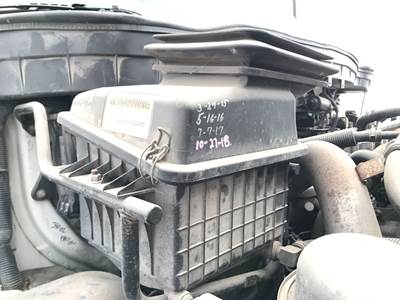 International DuraStar 4400 Air Cleaner / Air Filter Housing for a International Durastar (4400)