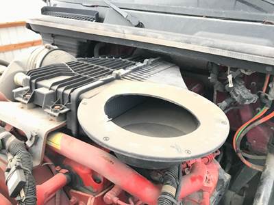 International LT Air Cleaner / Air Filter Housing
