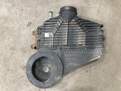 International LT Air Cleaner / Air Filter Housing