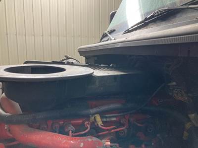 International LT Air Cleaner / Air Filter Housing