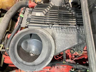 International LT Air Cleaner / Air Filter Housing