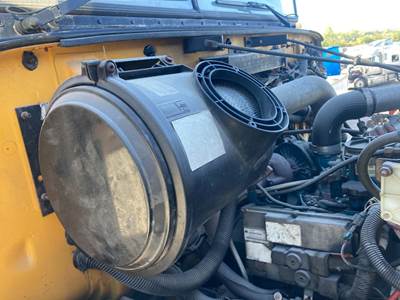 International RE3000 Air Cleaner / Air Filter Housing