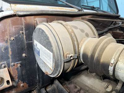 International S1600 Air Cleaner / Air Filter Housing