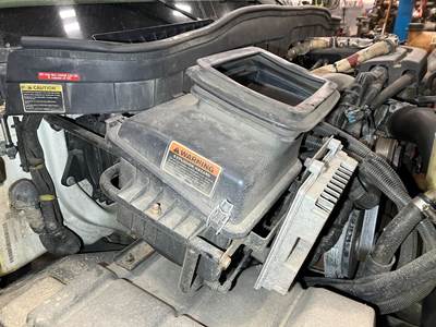 International TerraStar Air Cleaner / Air Filter Housing