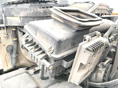 International TerraStar Air Cleaner / Air Filter Housing