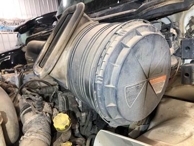 International TranStar 8600 Air Cleaner / Air Filter Housing for a International Transtar (8600)