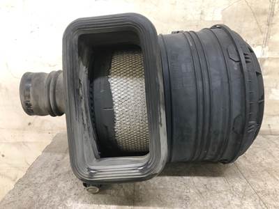 International TranStar 8600 Air Cleaner / Air Filter Housing for a International Transtar (8600)