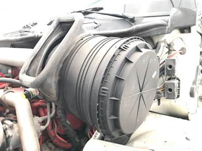 International TranStar 8600 Air Cleaner / Air Filter Housing for a International Transtar (8600)