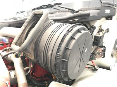 International TranStar 8600 Air Cleaner / Air Filter Housing for a International Transtar (8600)