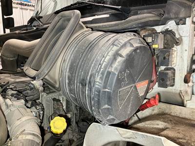 International TranStar 8600 Air Cleaner / Air Filter Housing for a International Transtar (8600)