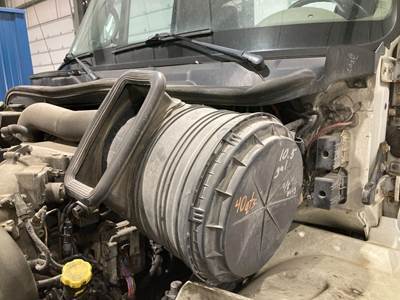 International TranStar 8600 Air Cleaner / Air Filter Housing for a International Transtar (8600)