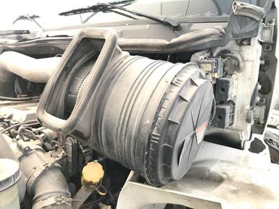 International TranStar 8600 Air Cleaner / Air Filter Housing for a International Transtar (8600)