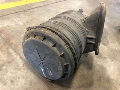 International WorkStar Air Cleaner / Air Filter Housing