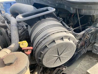 International WorkStar Air Cleaner / Air Filter Housing