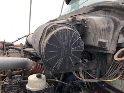 Kenworth T2000 Air Cleaner / Air Filter Housing