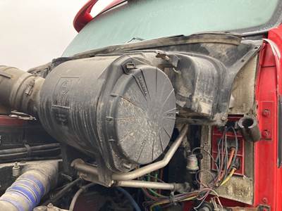 Kenworth T2000 Air Cleaner / Air Filter Housing