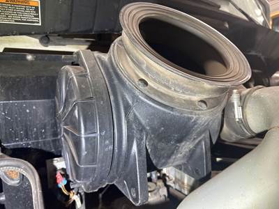 Kenworth T300 Air Cleaner / Air Filter Housing