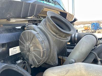 Kenworth T300 Air Cleaner / Air Filter Housing