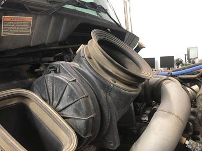 Kenworth T370 Air Cleaner / Air Filter Housing