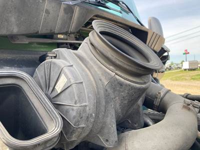 Kenworth T370 Air Cleaner / Air Filter Housing