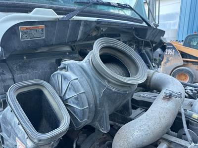 Kenworth T370 Air Cleaner / Air Filter Housing