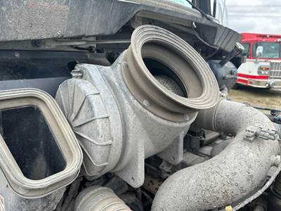 Kenworth T370 Air Cleaner / Air Filter Housing