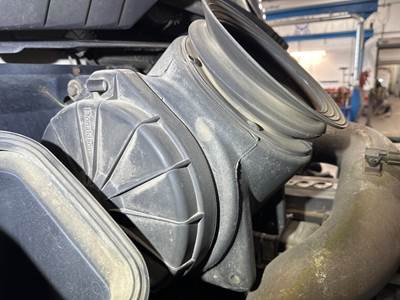 Kenworth T370 Air Cleaner / Air Filter Housing