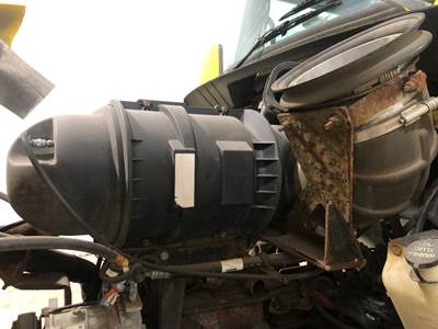 Kenworth T440 Air Cleaner / Air Filter Housing